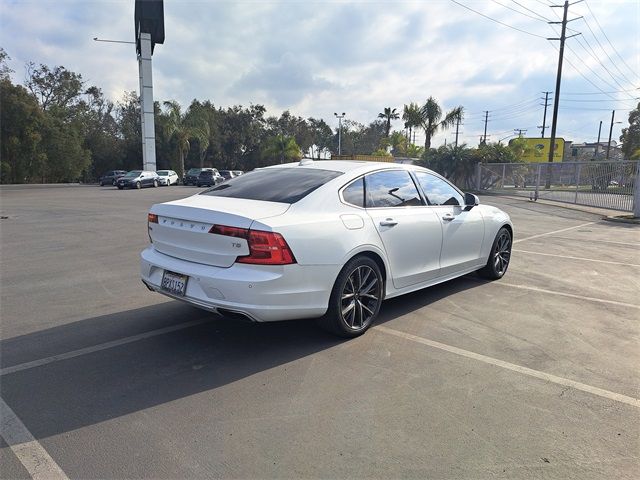 2019 Volvo S90 Momentum