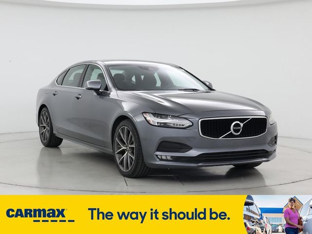 2019 Volvo S90 Momentum