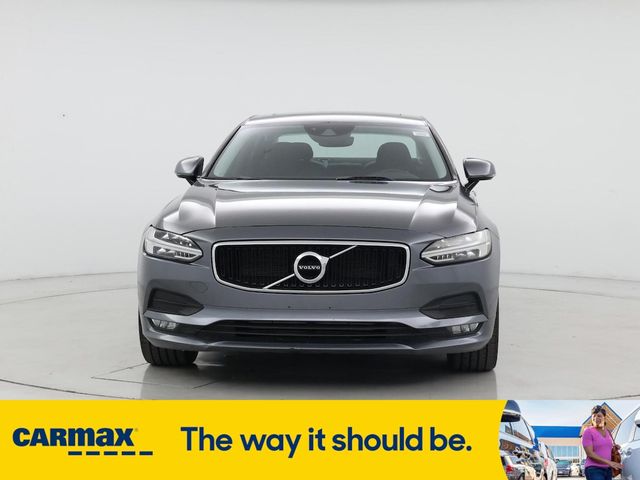2019 Volvo S90 Momentum