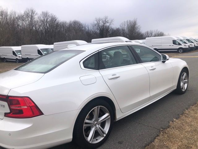 2019 Volvo S90 Momentum