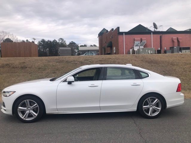 2019 Volvo S90 Momentum