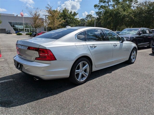 2019 Volvo S90 Momentum