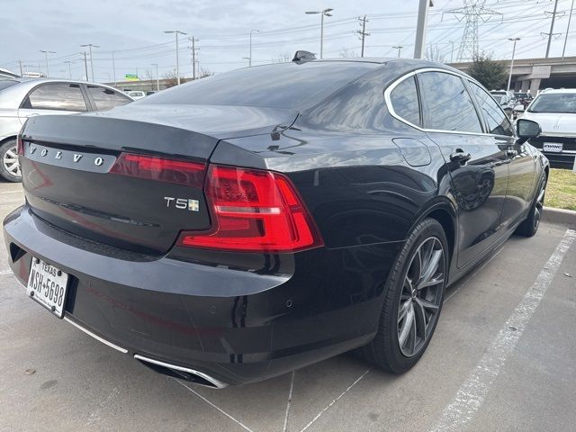 2019 Volvo S90 Momentum