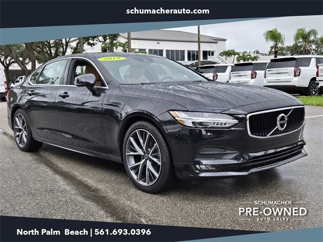 2019 Volvo S90 Momentum