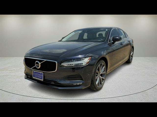 2019 Volvo S90 Momentum