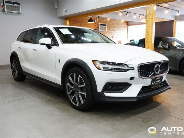 2019 Volvo V60 Cross Country Base