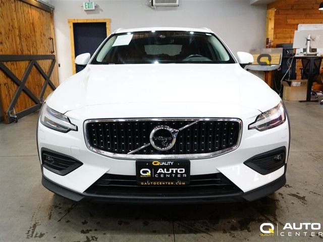 2019 Volvo V60 Cross Country Base