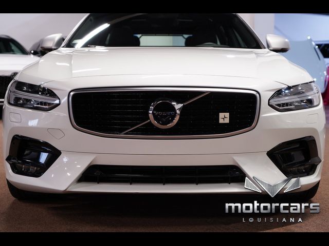 2019 Volvo V90 R-Design