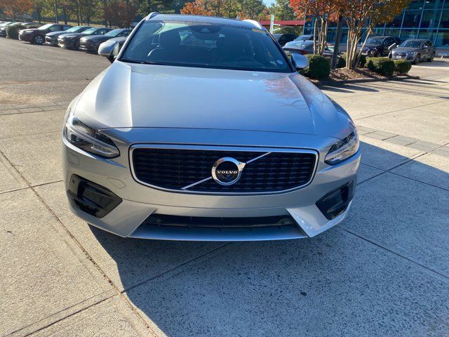 2019 Volvo V90 R-Design