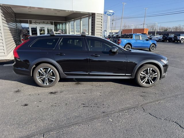 2019 Volvo V90 Cross Country Base