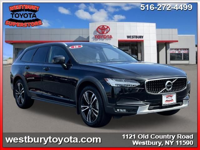 2019 Volvo V90 Cross Country Base