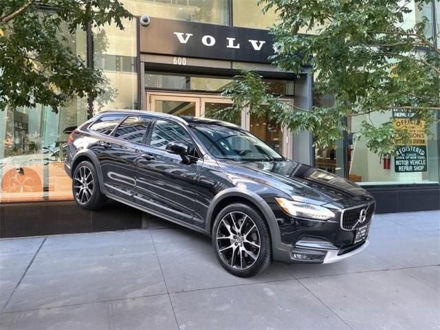 2019 Volvo V90 Cross Country Base