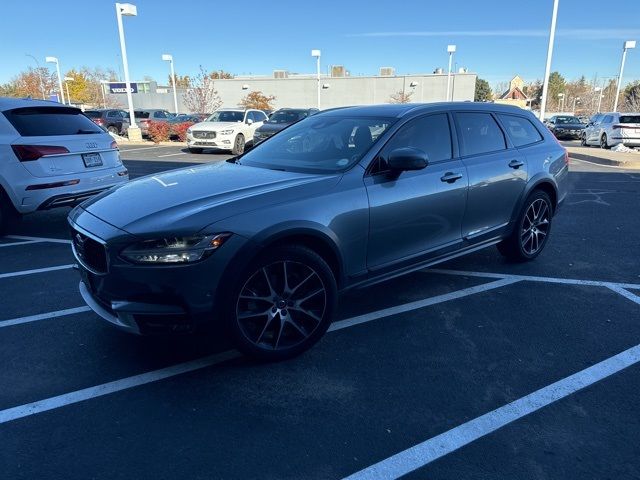 2019 Volvo V90 Cross Country Base