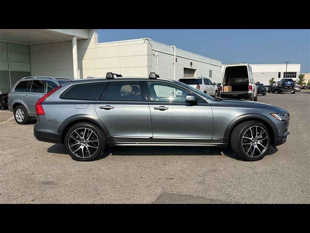 2019 Volvo V90 Cross Country Base