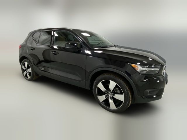 2019 Volvo XC40 Momentum