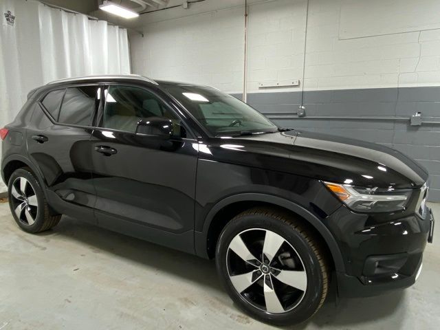 2019 Volvo XC40 Momentum