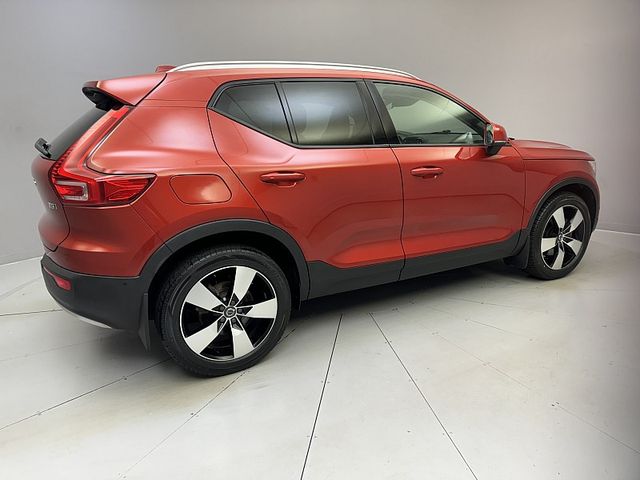 2019 Volvo XC40 Momentum