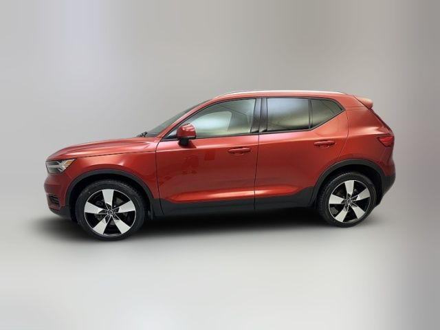 2019 Volvo XC40 Momentum