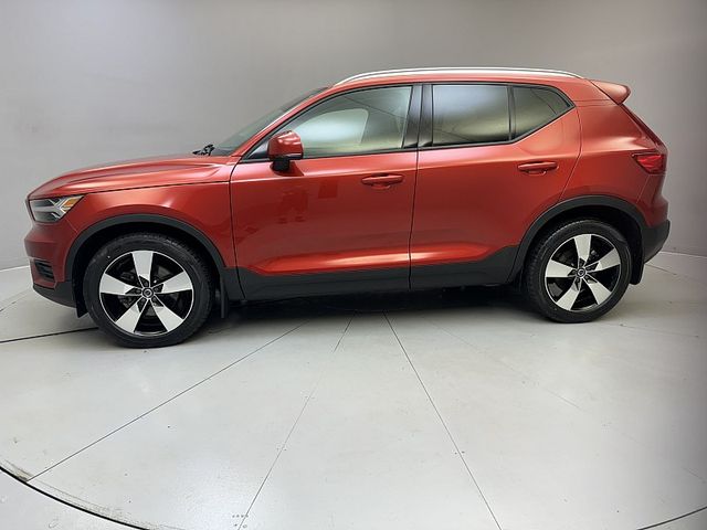 2019 Volvo XC40 Momentum