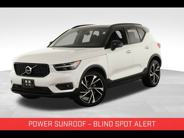 2019 Volvo XC40 R-Design