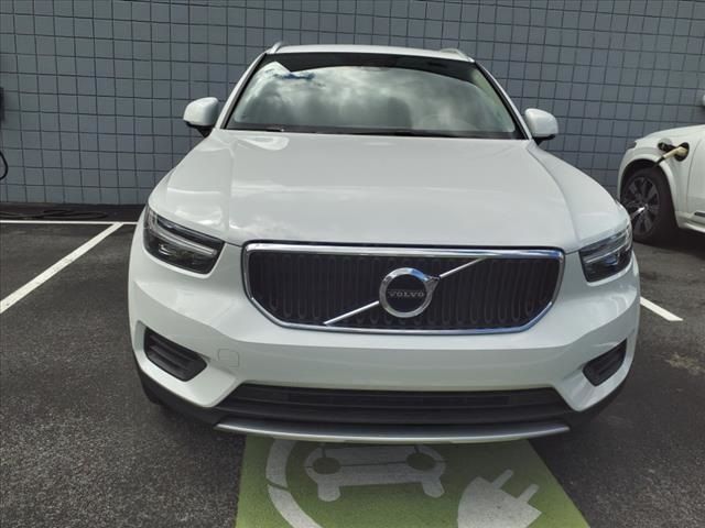 2019 Volvo XC40 Momentum