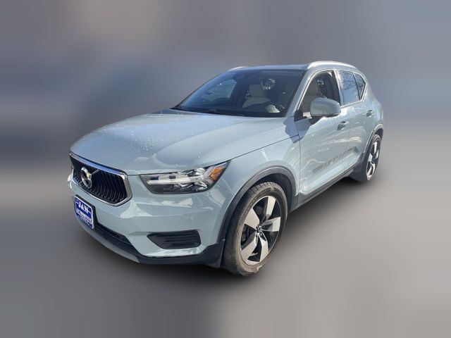 2019 Volvo XC40 Momentum