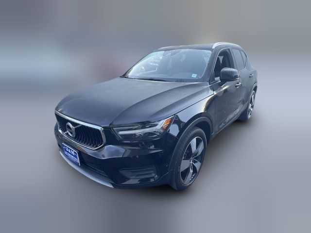 2019 Volvo XC40 Momentum