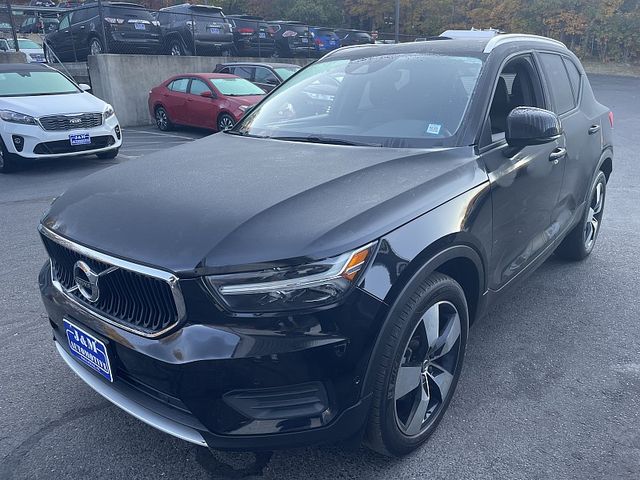 2019 Volvo XC40 Momentum