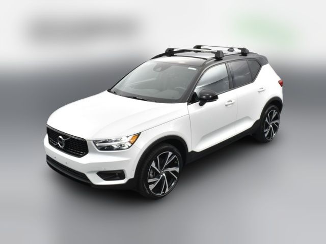 2019 Volvo XC40 Momentum