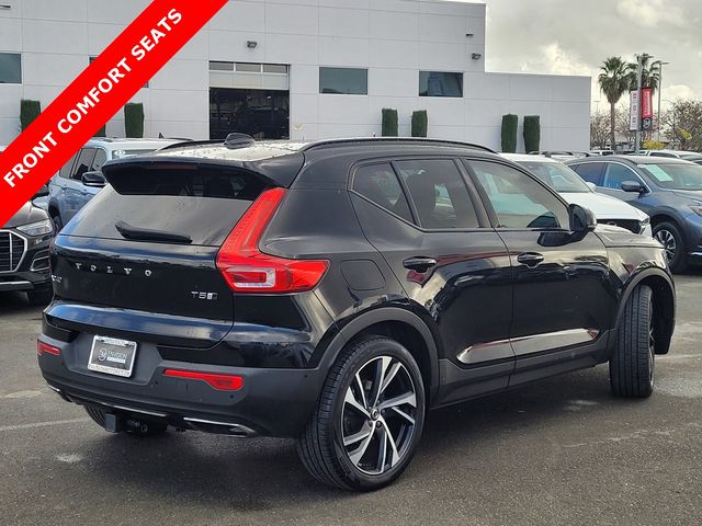 2019 Volvo XC40 Momentum