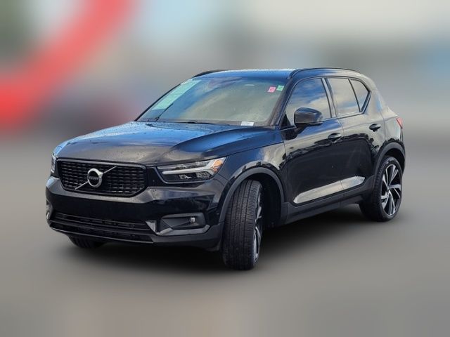 2019 Volvo XC40 Momentum