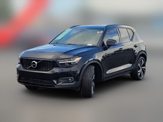 2019 Volvo XC40 Momentum