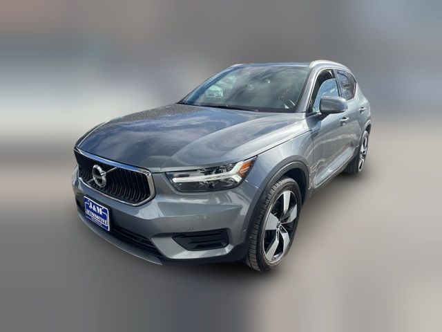 2019 Volvo XC40 Momentum