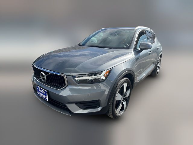 2019 Volvo XC40 Momentum