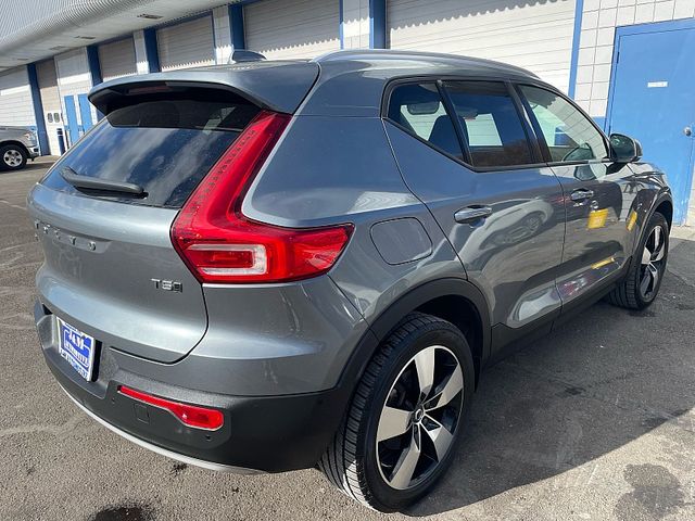 2019 Volvo XC40 Momentum