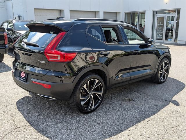 2019 Volvo XC40 Momentum