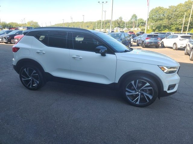 2019 Volvo XC40 R-Design