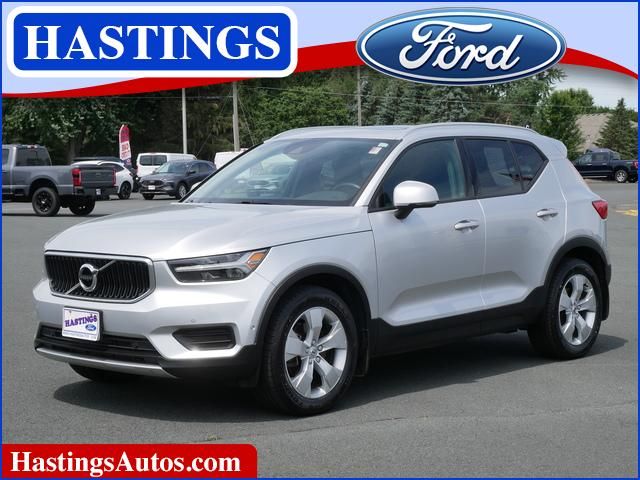 2019 Volvo XC40 Momentum