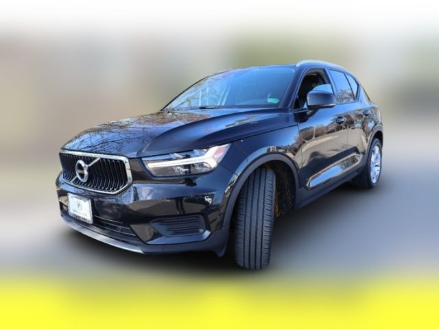 2019 Volvo XC40 Momentum