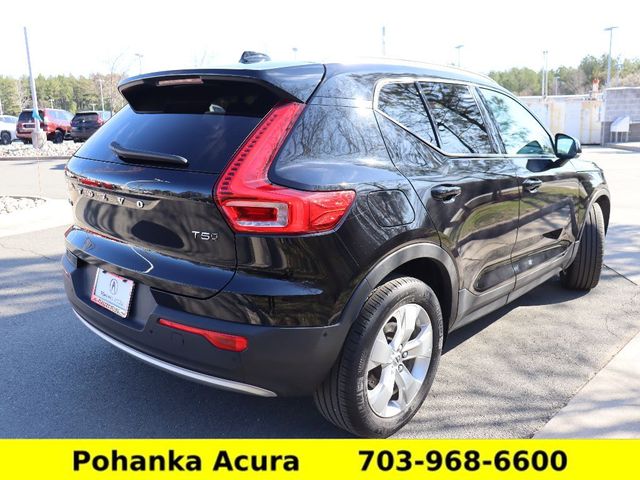 2019 Volvo XC40 Momentum
