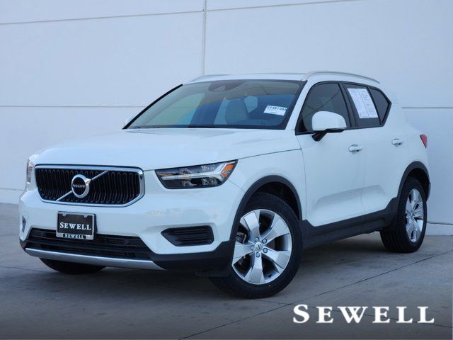 2019 Volvo XC40 Momentum