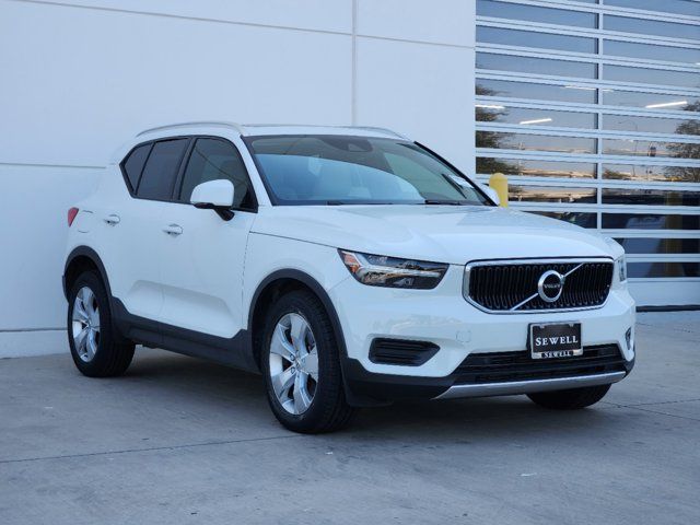 2019 Volvo XC40 Momentum