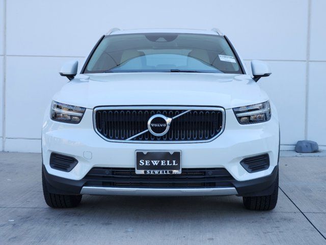 2019 Volvo XC40 Momentum