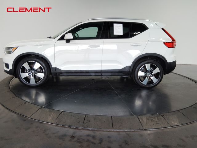 2019 Volvo XC40 Momentum