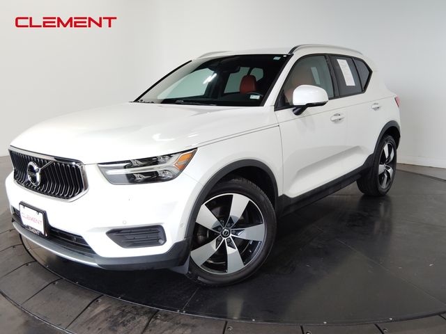 2019 Volvo XC40 Momentum