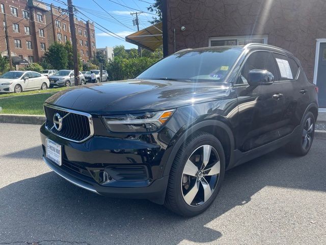 2019 Volvo XC40 Momentum