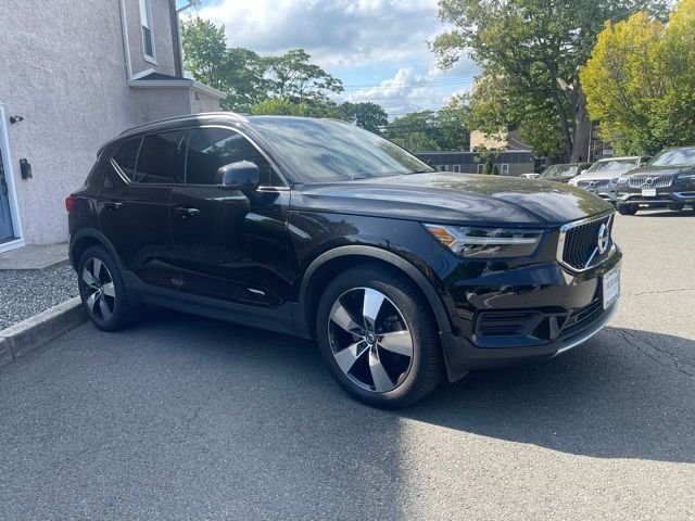 2019 Volvo XC40 Momentum