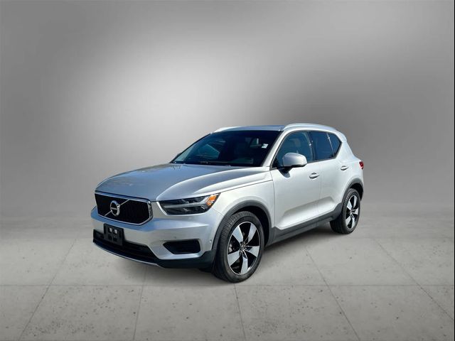 2019 Volvo XC40 Momentum