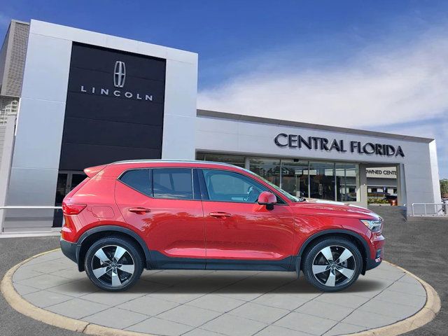 2019 Volvo XC40 Momentum