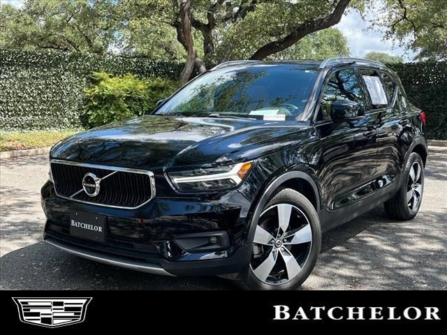 2019 Volvo XC40 Momentum